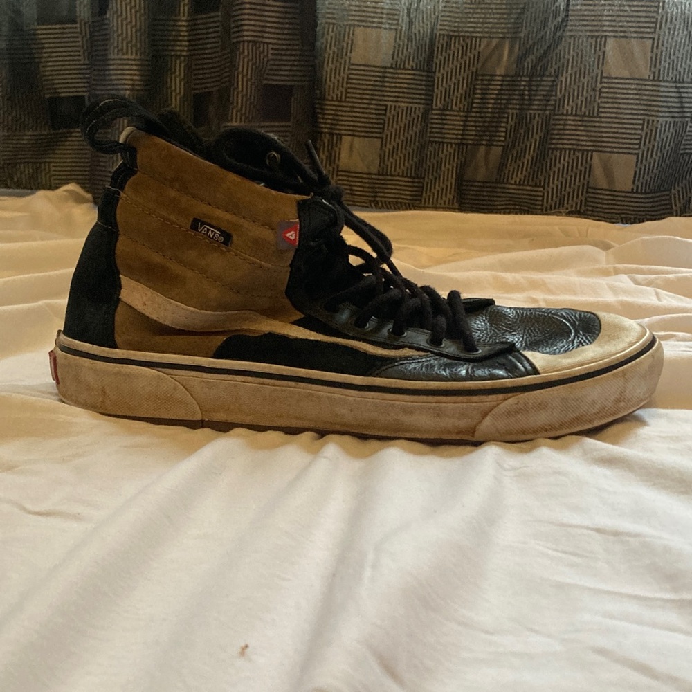 Vans Men's Black and Tan High-Top Sneakers